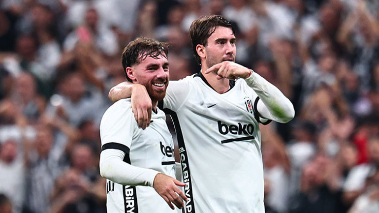  Vlahovic hat-trick yaptı, Salah durmuyor