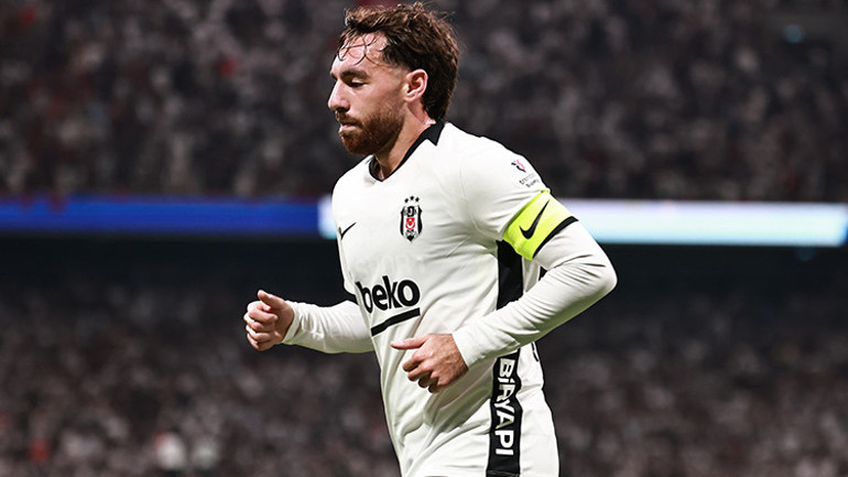 Sıra dışı bir futbol oynadı, sahanın yıldızıydı