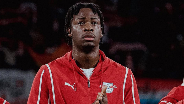 Galatasarayda stoper transferi de tamam İstanbula geliyor