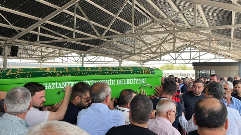 Girnedeki faciada kurtulan yolcunun anlattıkları dehşete düşürdü Mürettebat, tavsiyelere bu skandal yanıtı vermiş