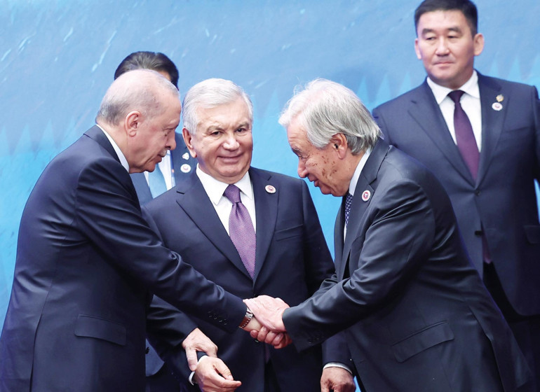 Tüm dünyada barış için çalışıyoruz