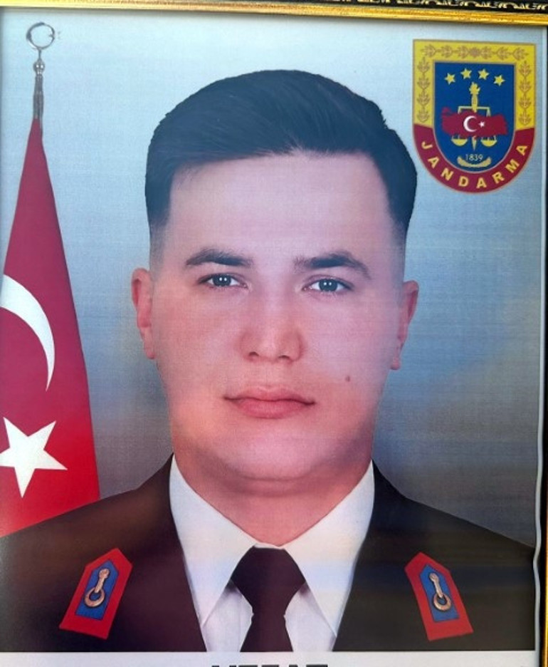  Faciadan kurtulan eşi gözyaşlarına boğuldu