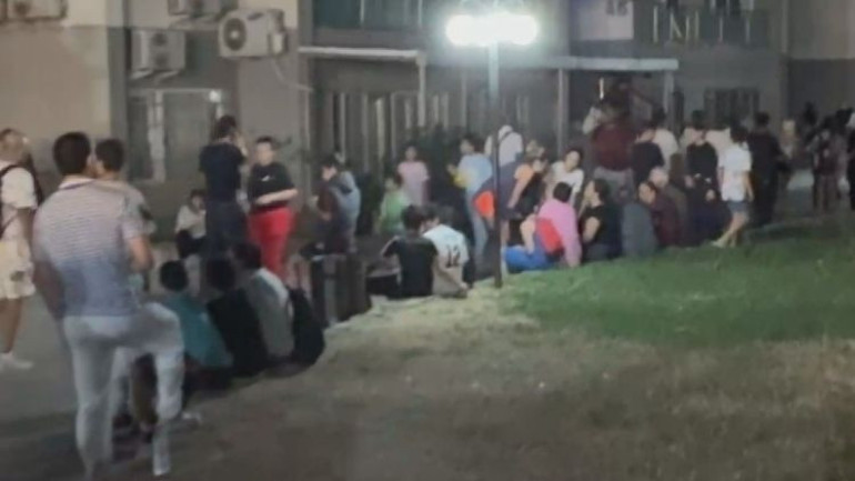 Otoparkta çıkan yangın yüksek katlı binaya sıçradı… 27 kişi hastaneye kaldırıldı
