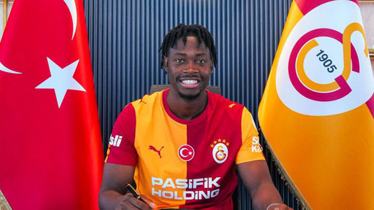 El Chadaille Bitshiabu, Galatasaray tarihindeki 12. Fransız futbolcu