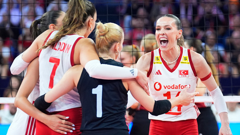 Filenin Sultanları, Avrupa Şampiyonasında yarı finalde (Türkiye 3-1 Almanya voleybol maçı)