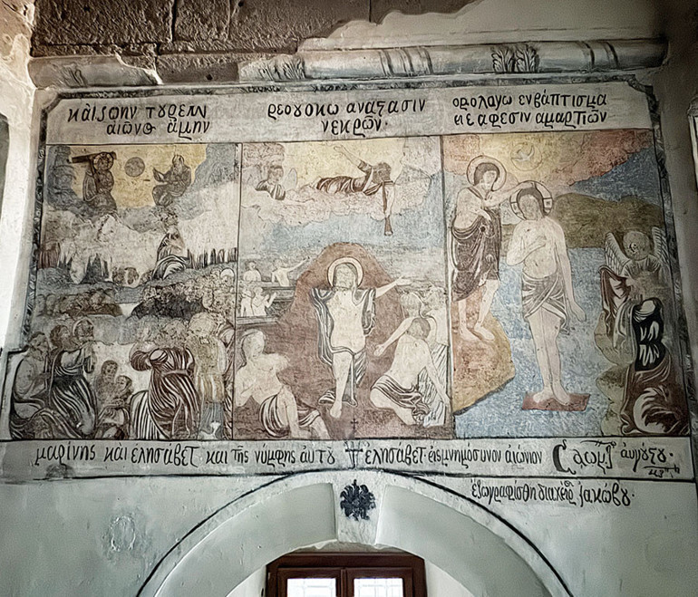 Tarihi kiliseden sürpriz freskler
