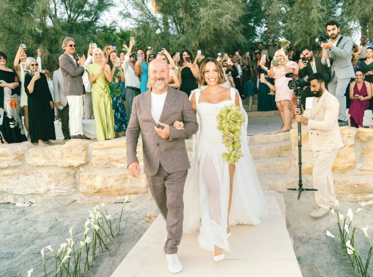 Nikahta gözyaşlarına boğuldu