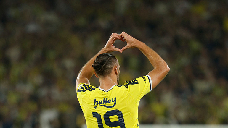 İsmail Kartaldan derbi öncesi sürpriz karar Fenerbahçenin Beşiktaş kadrosu netleşiyor