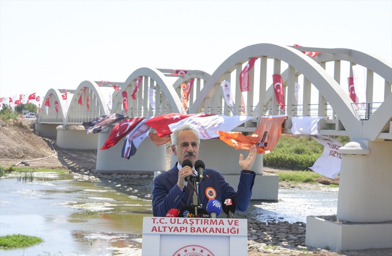 1935 yapımı köprü yeniden ayağa kaldırıldı Trafiğe açıldı