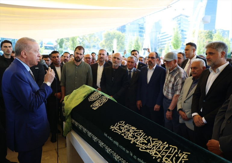 Cumhurbaşkanı Erdoğan, AK Partili vekilin kızının cenazesine katıldı