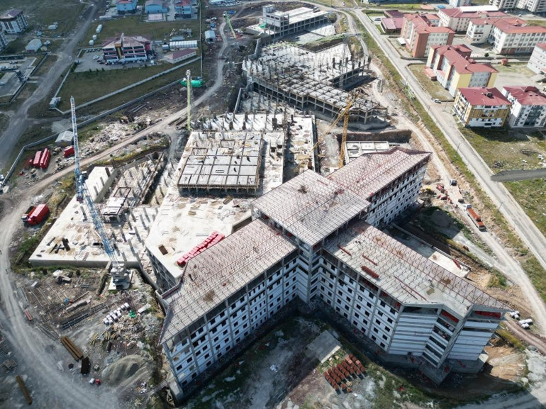 500 yataklı dev hastane yükseliyor Gerektiğinde kapasitesi 2 katına çıkacak