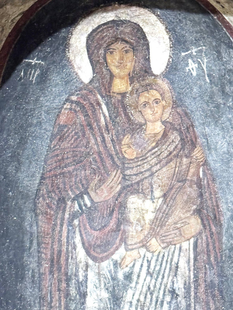 Tarihi Manastır’da 63 yıllık tartışma gülen Meryem Ana ‘fırça’ oyunu mu