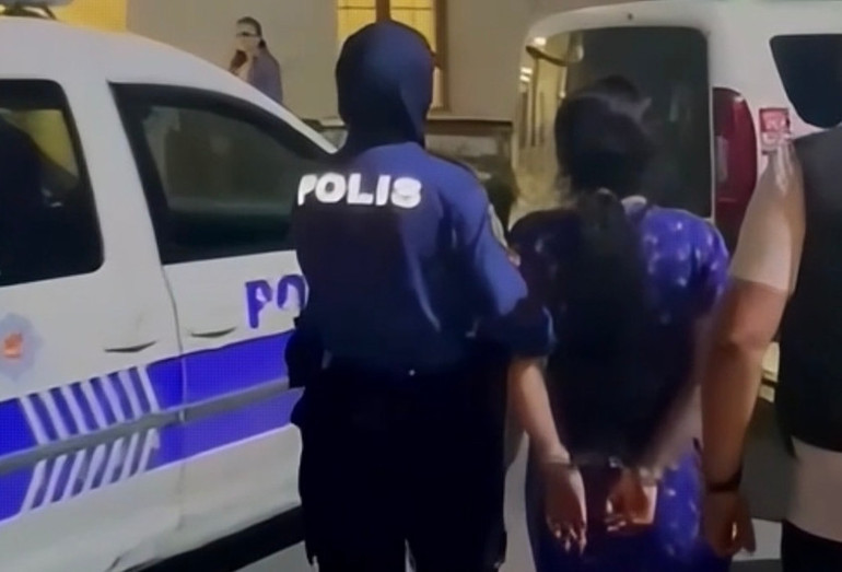  Kapı çalıyor açma Hürrem