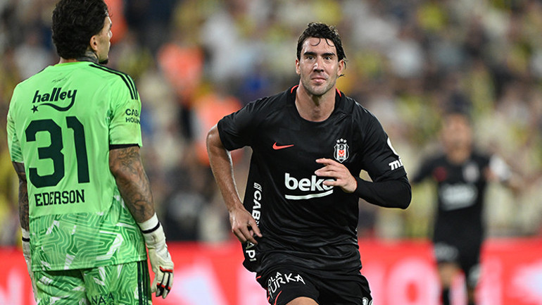 Avrupa basını Fenerbahçe-Beşiktaş derbisini konuşuyor Skriniar ve Vlahovic gündemde