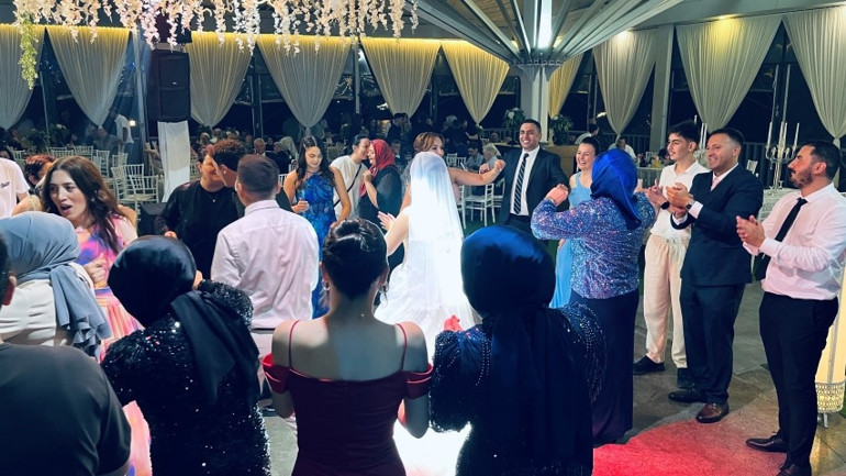 Çinli gelin kara lahanayı ikişer tabak yedi