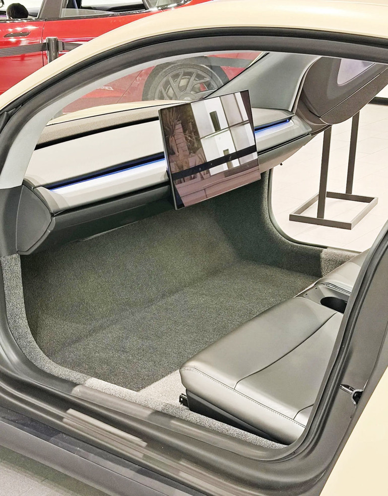 Tesla Cybercab’i yola çıkardı, robotaksiler dünyaya yayılıyor... Direksiyonsuz taksi dönemi