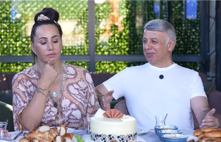 Asena’nın çiftlik evi... Bahçesinde sebze meyvesini kendi yetiştiriyor