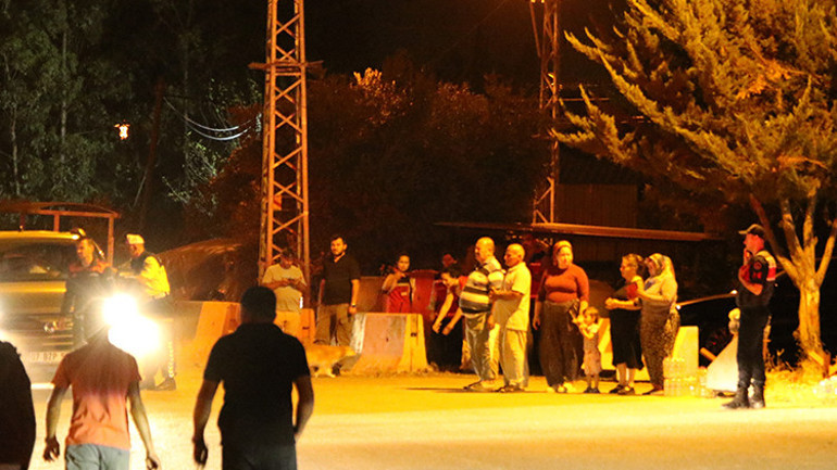 Antalyadaki yangına ekiplerinin müdahalesi devam ediyor