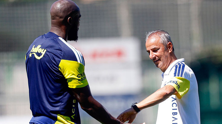 Fenerbahçede beklenen kare İsmail Kartal döndü