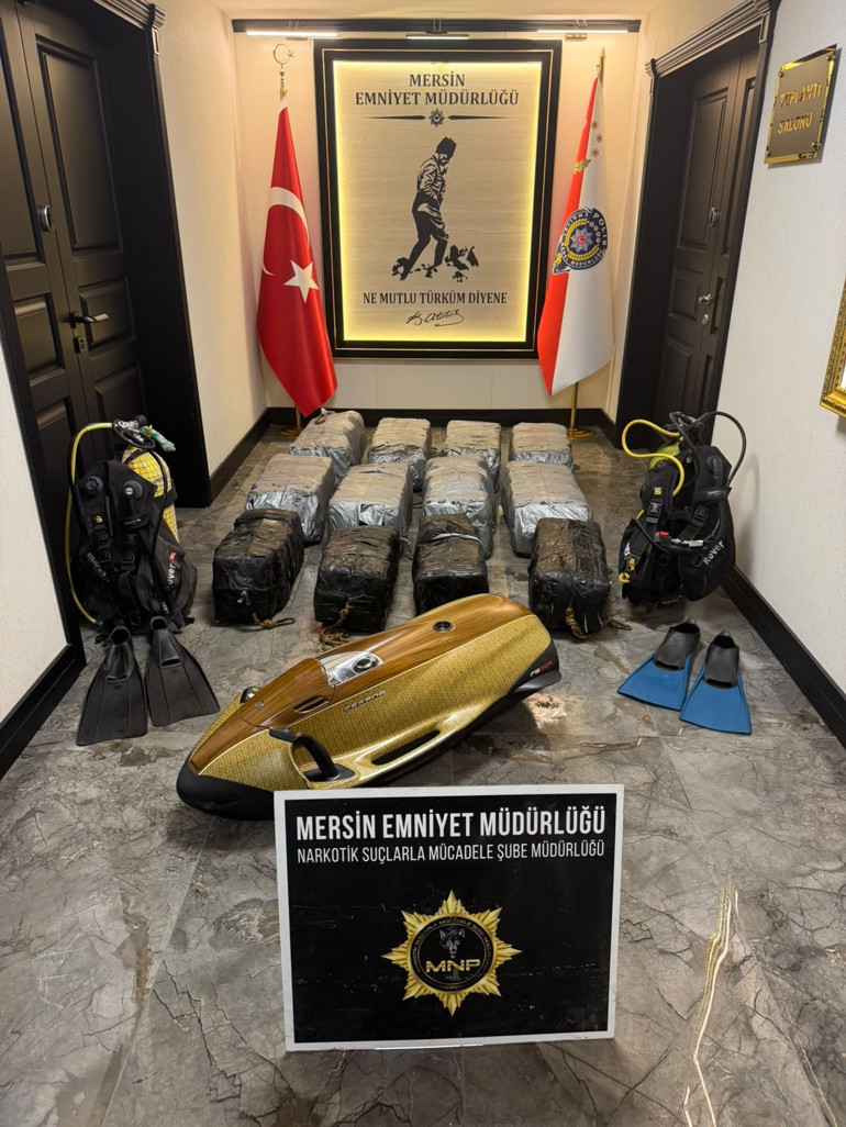 Mersin Limanında gemide gizlenmiş 350 kilo kokain ele geçirildi: 9 şüpheliye adli işlem
