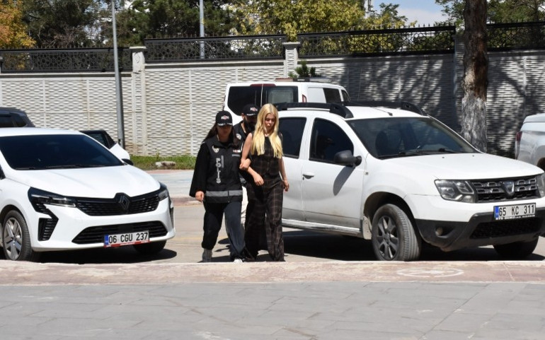 Kara para aklama soruşturmasında yeni gelişme Lüks düğünle gündeme gelen Çağla Öz Tançalan Vana getirildi