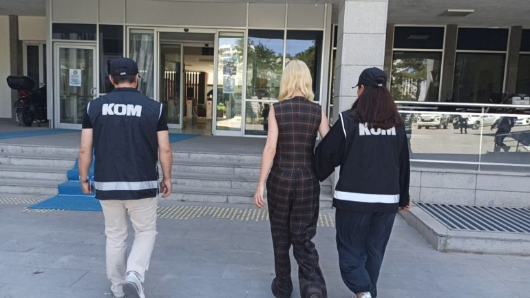 Kara para aklama soruşturmasında yeni gelişme Lüks düğünle gündeme gelen Çağla Öz Tançalan Vana getirildi