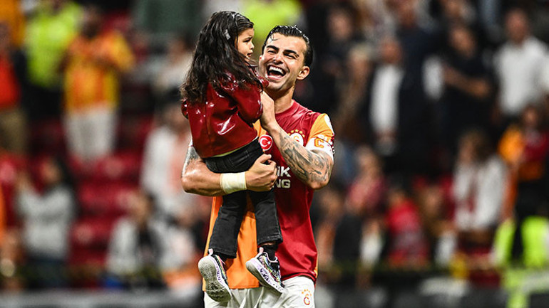 Galatasarayda Abdülkerim Bardakcının gecesi: Dönüşü golle taçlandırdı