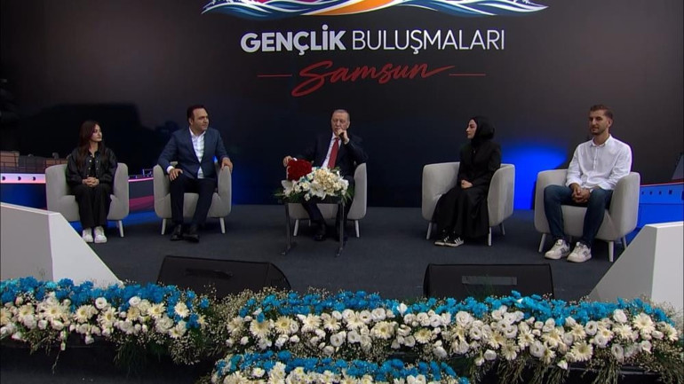Cumhurbaşkanı Erdoğan: Gençleri siyasetin merkezine aldık