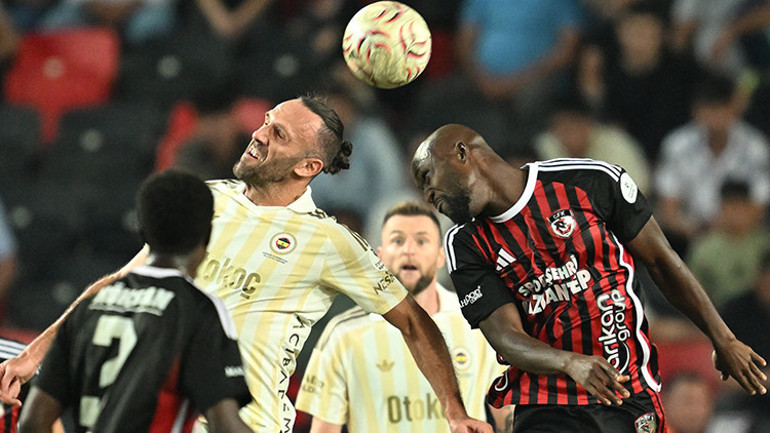 Gaziantep FK beraberliğinin ardından Fenerbahçeye eleştiri: Gaziantep’te tek ön libero olarak Meleke oynarken, Fenerbahçe’de üç tane ön libero vardı adeta
