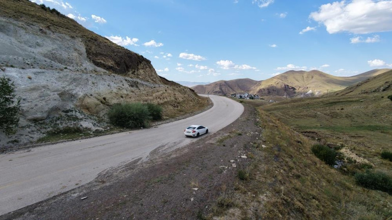 Erzurumda gizemli yol Araçlar çalışmadan kendiliğinden hareket ediyor: Saha çalışması yaparken fark ettik