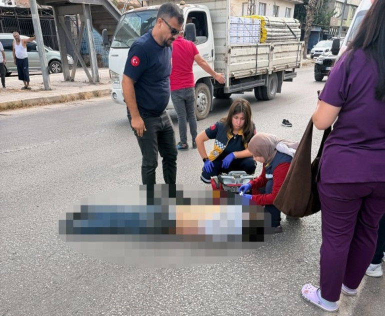 Üst geçitten yola düştü, minibüsün çarpmasıyla hayatını kaybetti
