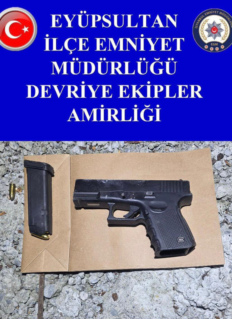  Ağabeyi ve babasının önünde silahla vurdu