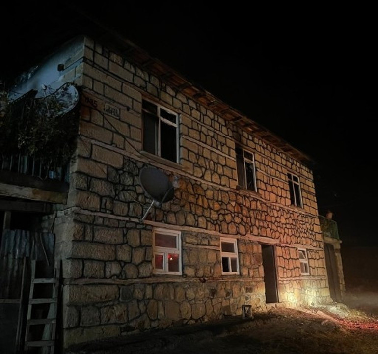 Yaşlı çift öldürülüp evleri ateşe verilmişti: Katil, X-Raydeki ayrıntıyla yakalandı