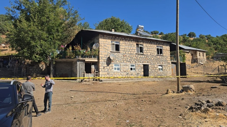 Yaşlı çift öldürülüp evleri ateşe verilmişti: Katil, X-Raydeki ayrıntıyla yakalandı