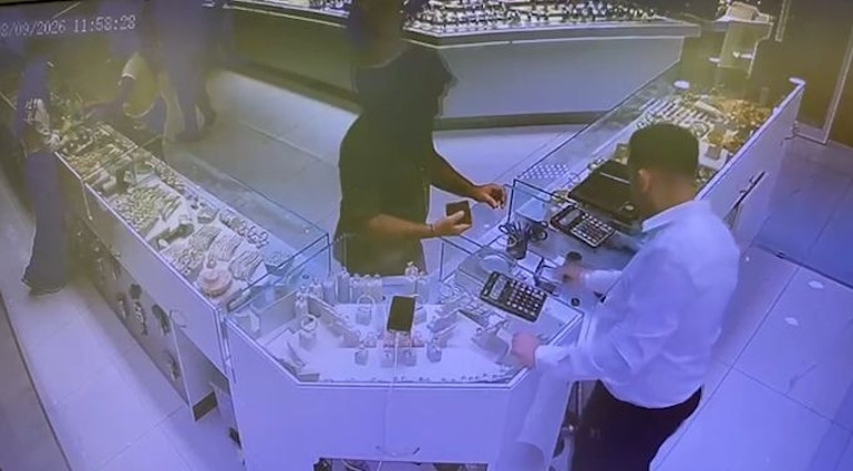 Yaşlı çift öldürülüp evleri ateşe verilmişti: Katil, X-Raydeki ayrıntıyla yakalandı