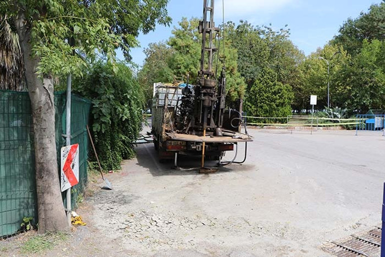 İlçede büyük endişe yarattı: 40 metre derinlikte çıktı 24 saat dönüşümlü nöbet tutuyorlar