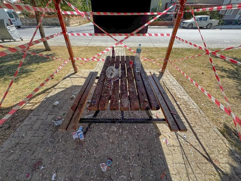 Konyada kirli bırakılan kameriye belediye tarafından 7 gün süreyle kullanıma kapatıldı