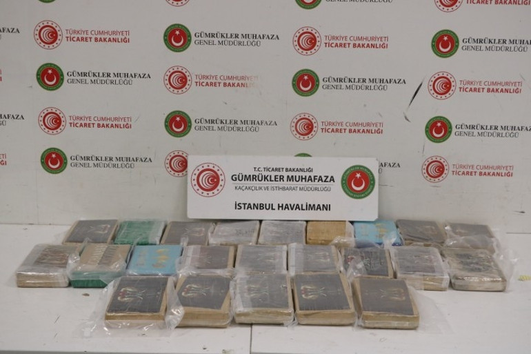 Şüphe üzerine durdurulunca ortaya çıkmıştı Pilot kıyafetli kişi Bulgaristana kaçtı