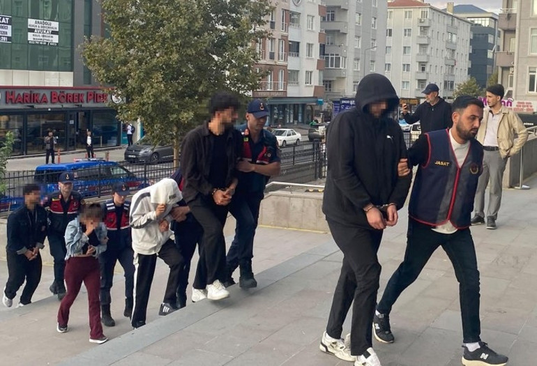 2,3 milyar liralık yasa dışı bahis vurgununa jandarma darbesi: 14 şüpheli adliyede