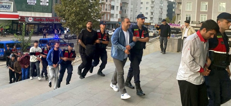 2,3 milyar liralık yasa dışı bahis vurgununa jandarma darbesi: 14 şüpheli adliyede