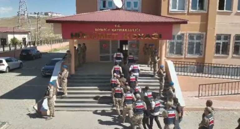 8 ilde 9 ayrı suç örgütüne operasyon: 76 gözaltı