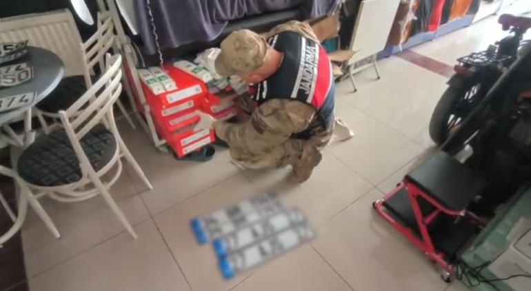 8 ilde 9 ayrı suç örgütüne operasyon: 76 gözaltı