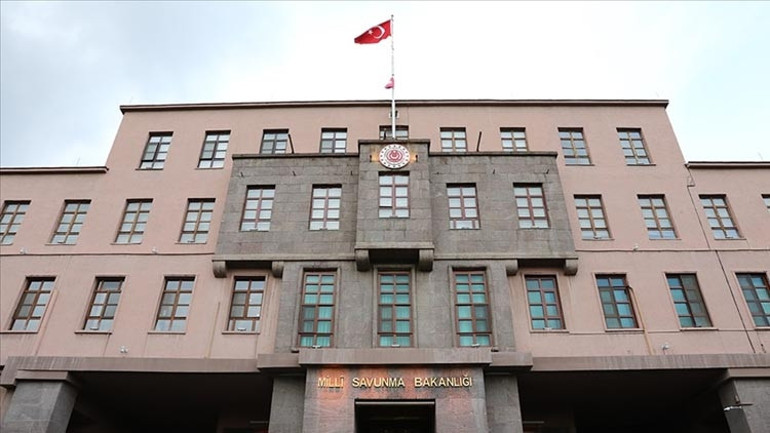 Atina yine gerilim istiyor: Yunan basınında gündem Türkiye