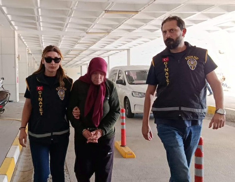 Telefonunu kapatınca polis peşine düştü: 66 yaşındaki kadın Yunanistan sınırında yakalandı
