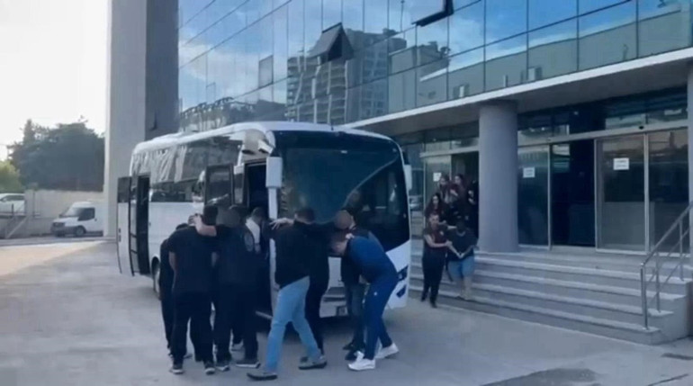 Eskort ilanlarıyla ağlarına düşürmüşler: 10 şüpheli tutuklandı
