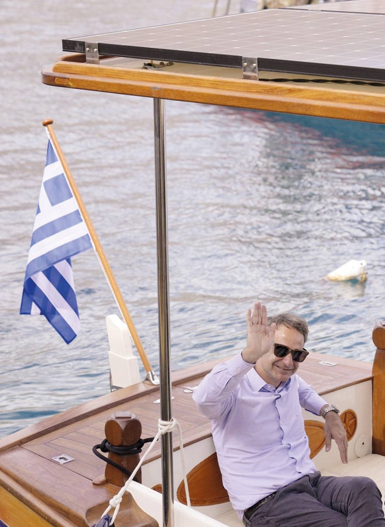 Miçotakis garip bir gerilim peşinde