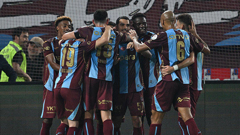 Trabzonspor-Galatasaray derbisini yazdılar: Salahiyet, acziyet Teslim oldu