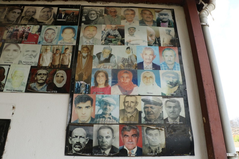 Köyde ilginç duvar: Görenler Allah rahmet eylesin diyor
