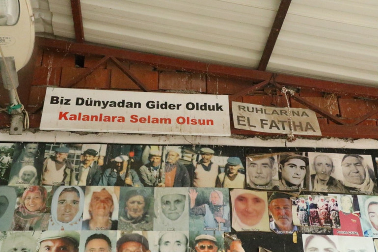 Köyde ilginç duvar: Görenler Allah rahmet eylesin diyor
