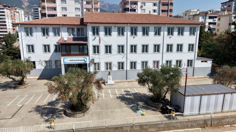 1 öğretmen 9 öğrenci hayatını kaybetmişti: Kahramanmaraştaki okul binası için yeni karar